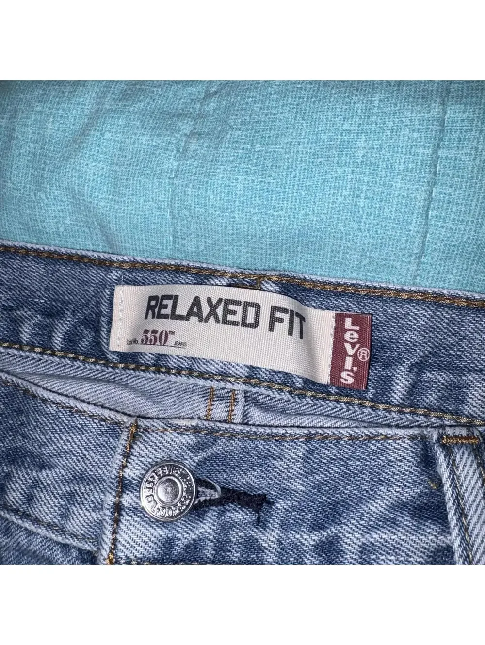 Levi's 550 Relaxed Fit Mens 38 x 30 Light Wash Blue Denim Work Jeans  Or casual